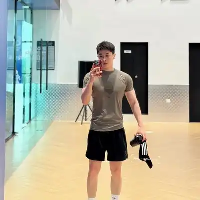 李辉静